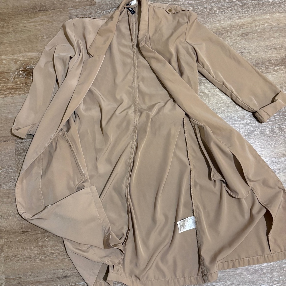 Coat - Picture 3 of 4